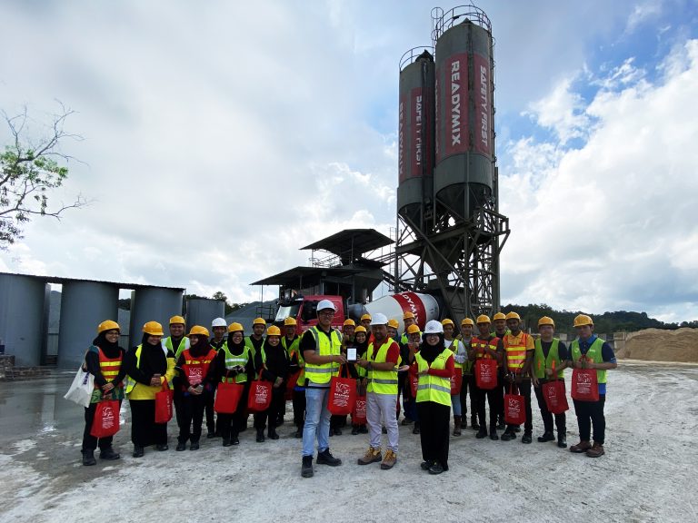 PUJA Students Visit Readymix Batching Plant (2020)